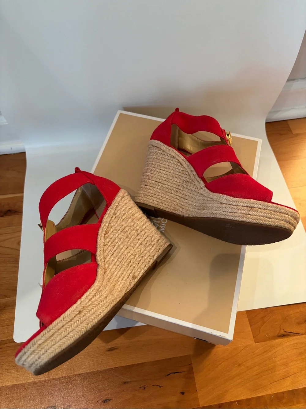 Michael Kors Damita Wedge suede in coral, 7M